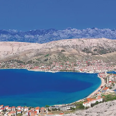 Apartment 2 Bedroom Lovely In Vlasici