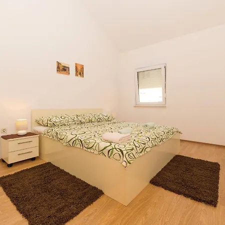 2 Bedroom Lovely In * Vlasici