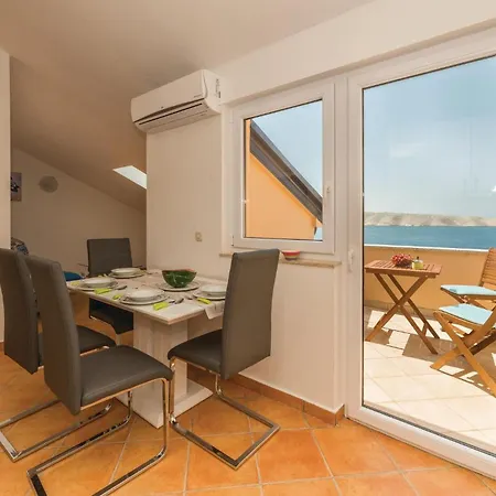 Apartment 2 Bedroom Lovely In *