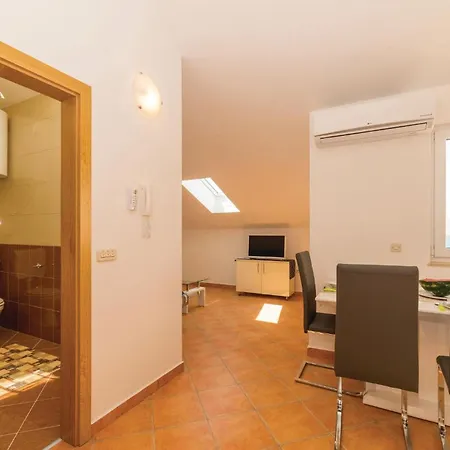 2 Bedroom Lovely In *