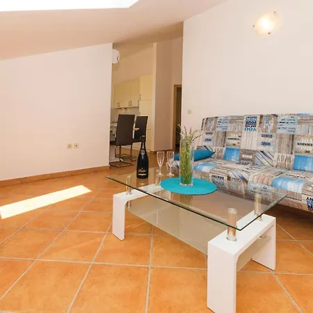 Apartment 2 Bedroom Lovely In